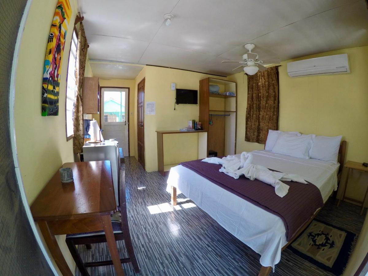 Chila'S Accommodations Caye Caulker Dış mekan fotoğraf